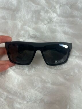 NWOT Native El Jefe Polarized Sunglasses,
XD9009